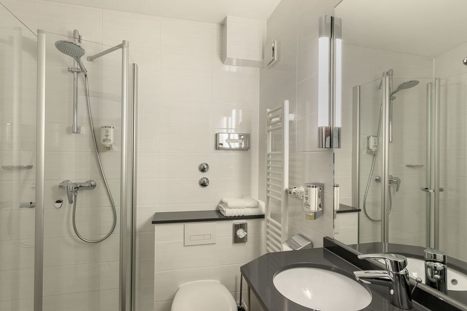 Premium Single Room | Bathroom shower