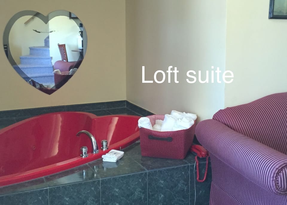 Suite, 2 Double Beds, Jetted Tub | Jetted tub