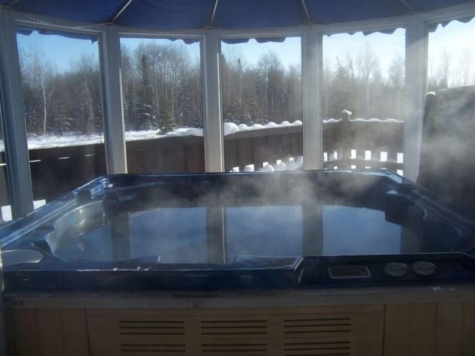 North Adventure Inn Motel in Ontario