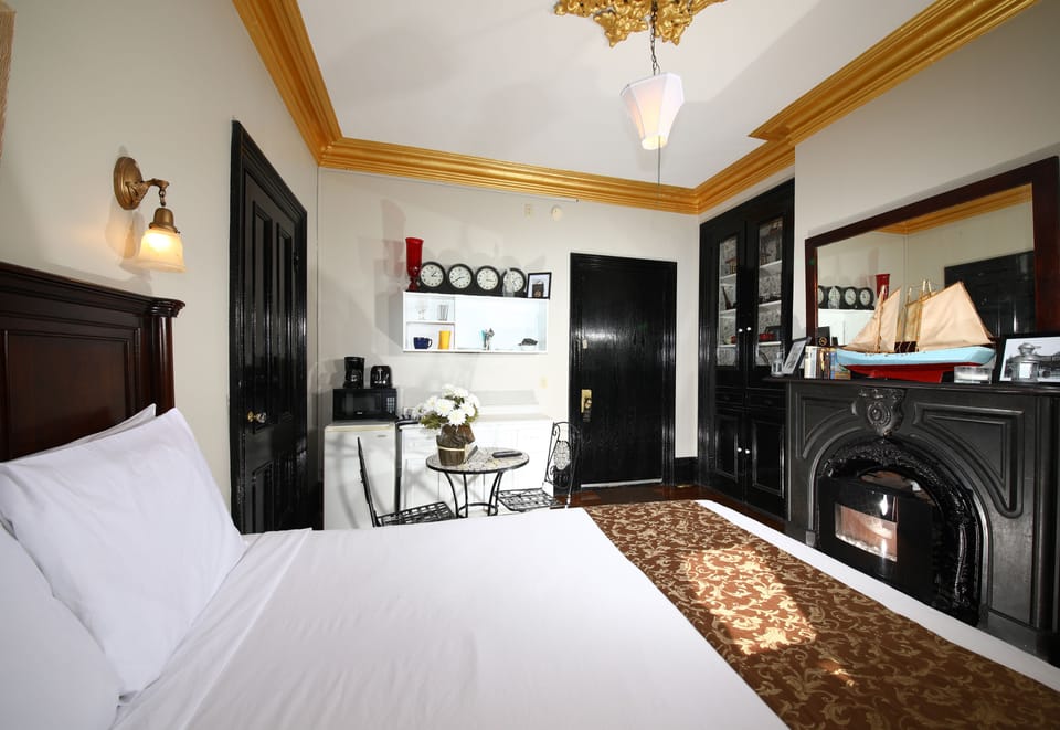 Colonel J.H. Gray Suite 2 | 1 bedroom, Egyptian cotton sheets, premium bedding, memory foam beds