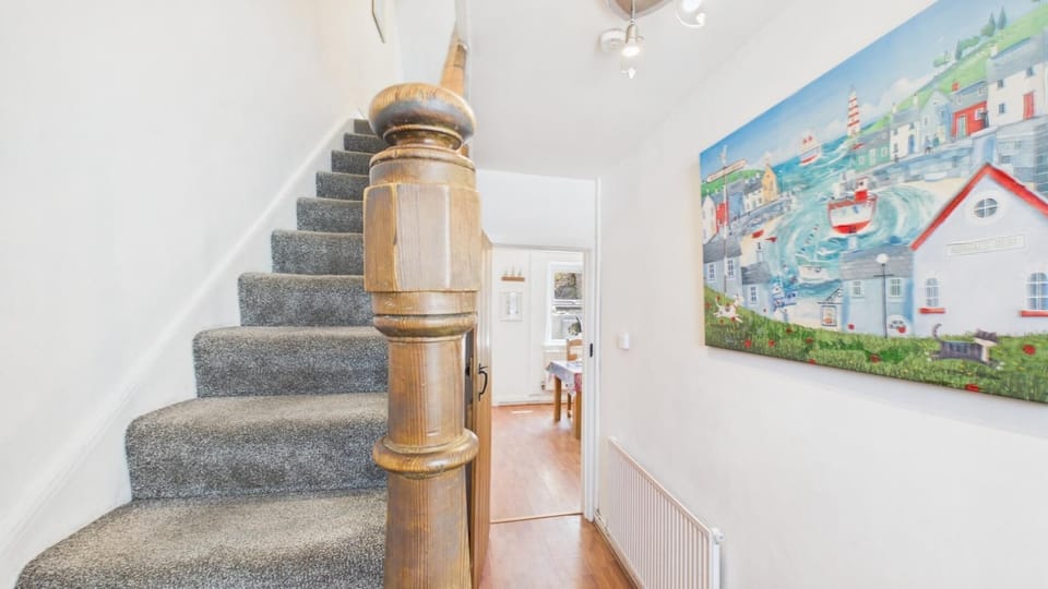 Shell Cottage - 2 Bedroom Holiday Home - Tenby (28558)