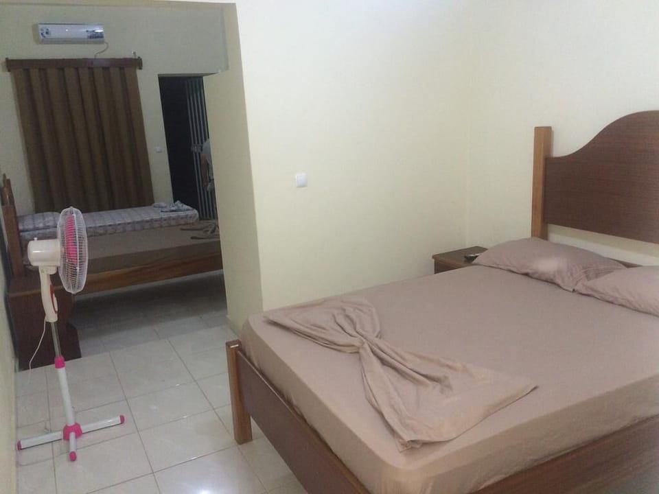 Desk, iron/ironing board (on request), WiFi (free), bed sheets