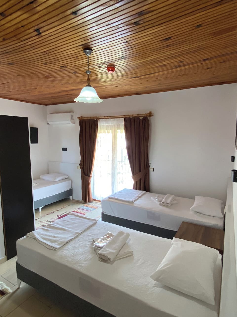 Triple Room | Minibar, soundproofing, free WiFi, bed sheets