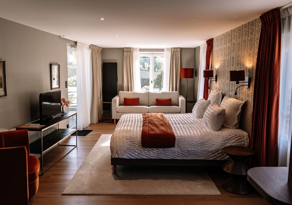 Panoramic Double Room | Desk, blackout drapes, WiFi (free), individually decorated
