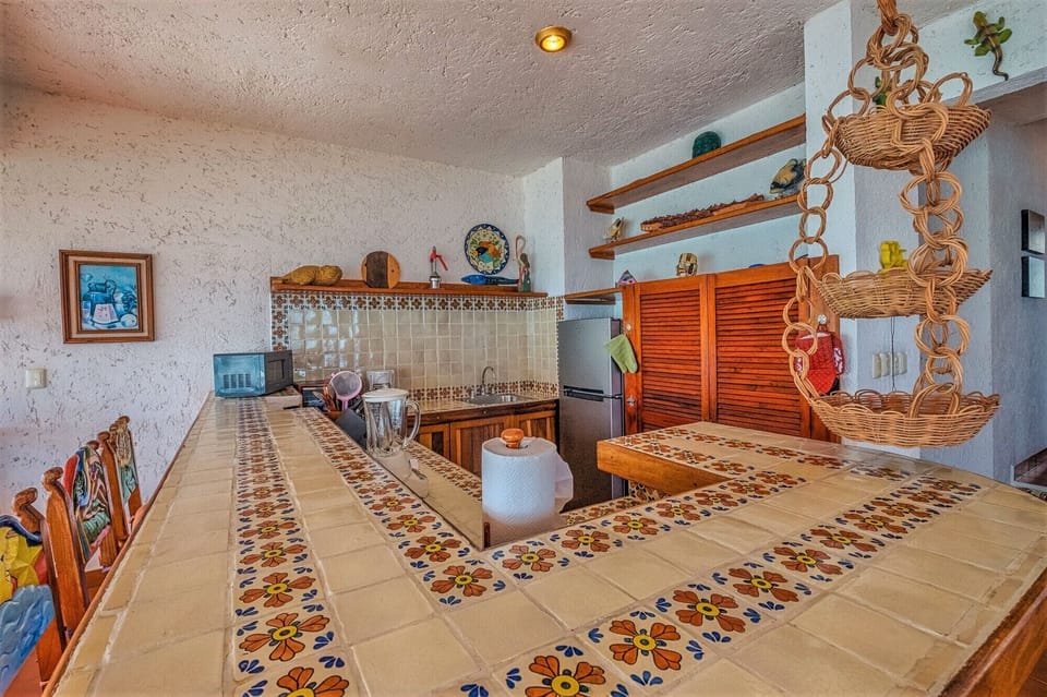 Kitchen - La Iguana condo 8, 2 bedroom Akumal Mexico vacation rental