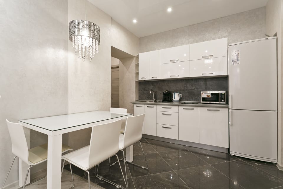 Deluxe Apartment (floor 4) | Private kitchen | Coffee/tea maker, full-size fridge, microwave, stovetop