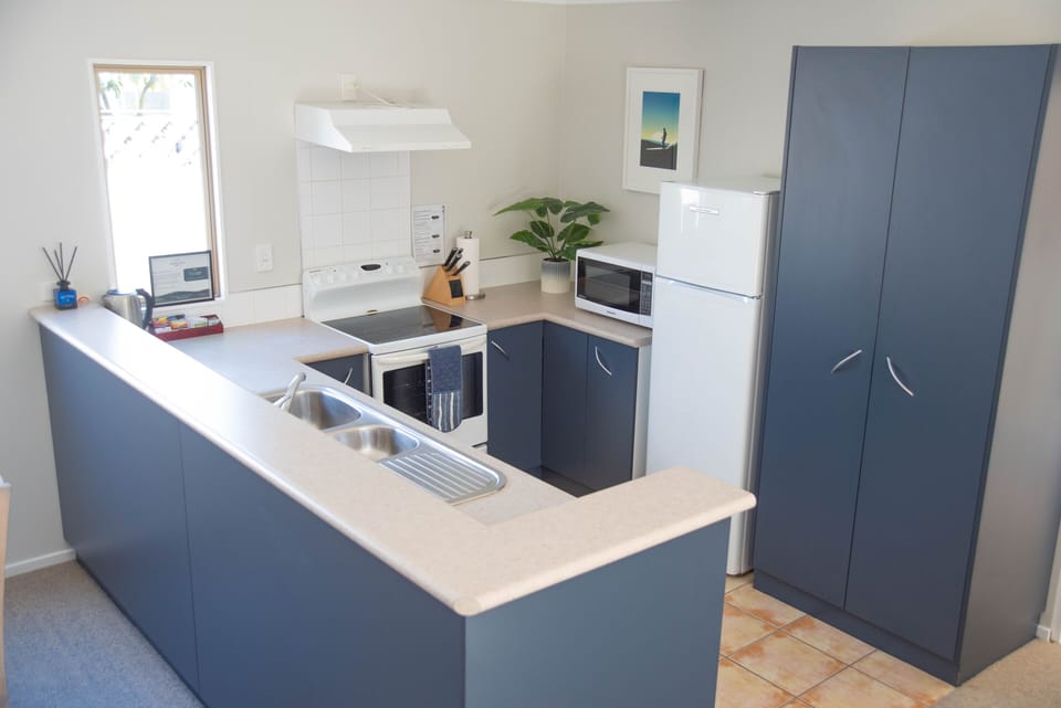 Suite (Tui) | Iron/ironing board, free cribs/infant beds, free WiFi, bed sheets