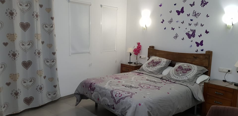 Comfort Double Room, 1 Queen Bed, City View | Frette Italian sheets, premium bedding, memory foam beds, minibar