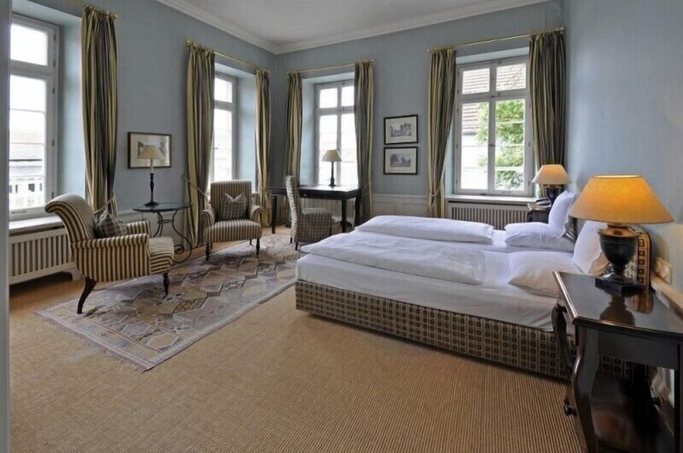 Deluxe Double Room | Desk, WiFi (free), bed sheets