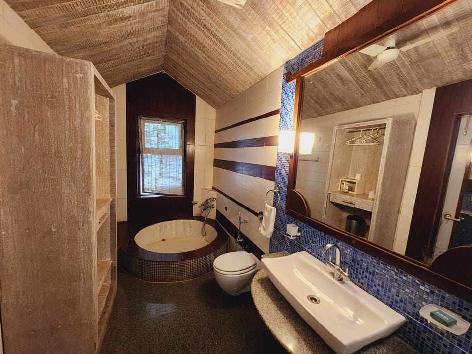 Casa Favourite | Bathroom | Shower, rainfall showerhead, free toiletries, hair dryer