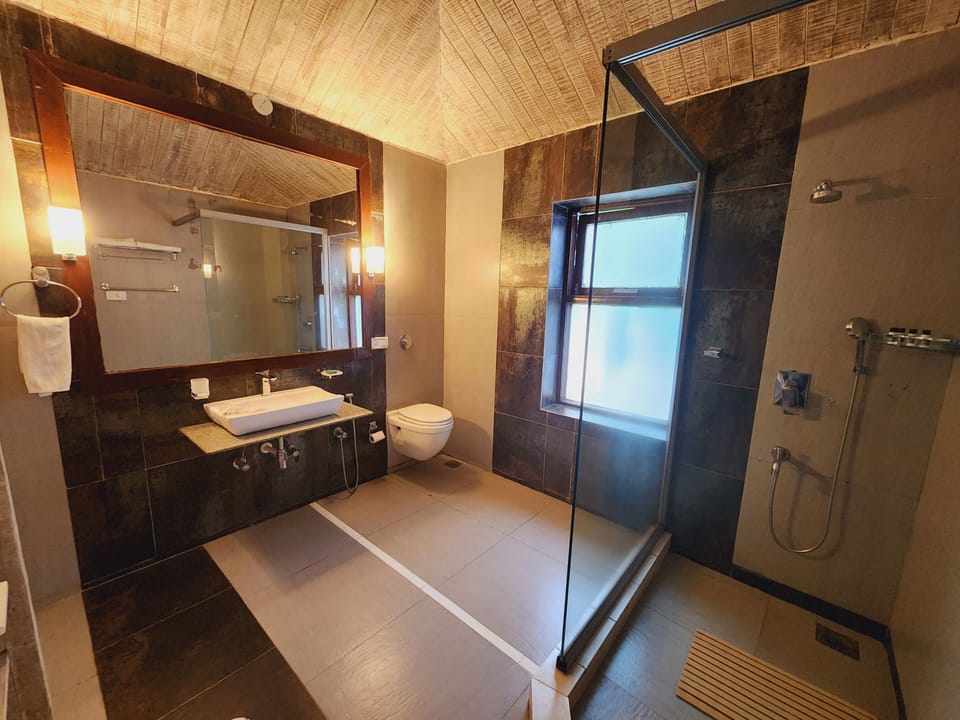 Casa Favourite | Bathroom | Shower, rainfall showerhead, free toiletries, hair dryer