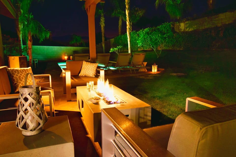 Evening conversations by the fire pit