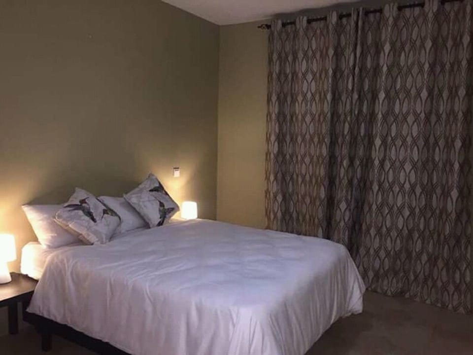Standard Double or Twin Room | Minibar, in-room safe, desk, iron/ironing board