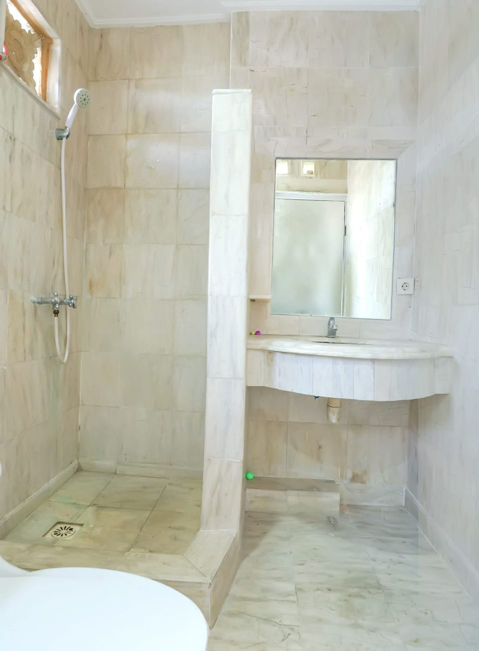 Shower, towels, soap