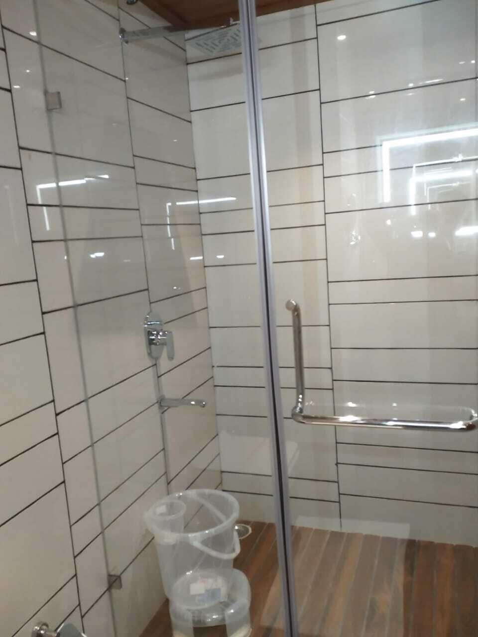 Executive Room | Bathroom shower