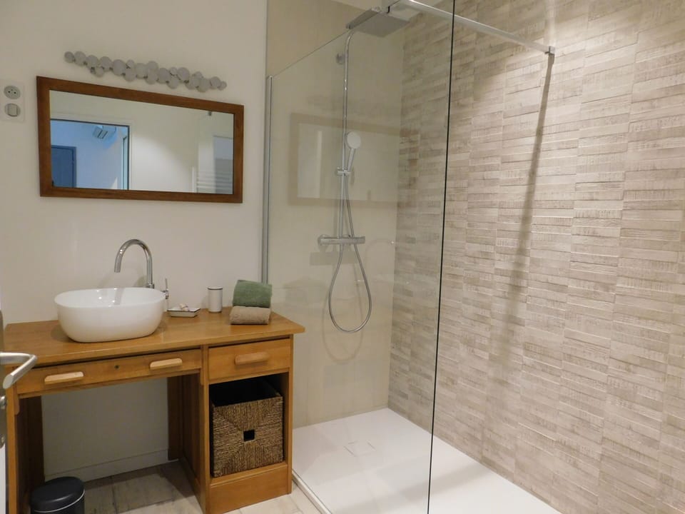 Double or Twin Room, Private Bathroom, Garden View (3) | Bathroom