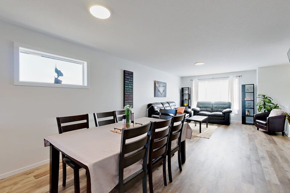 Great lighting and lots of window coverings if need be