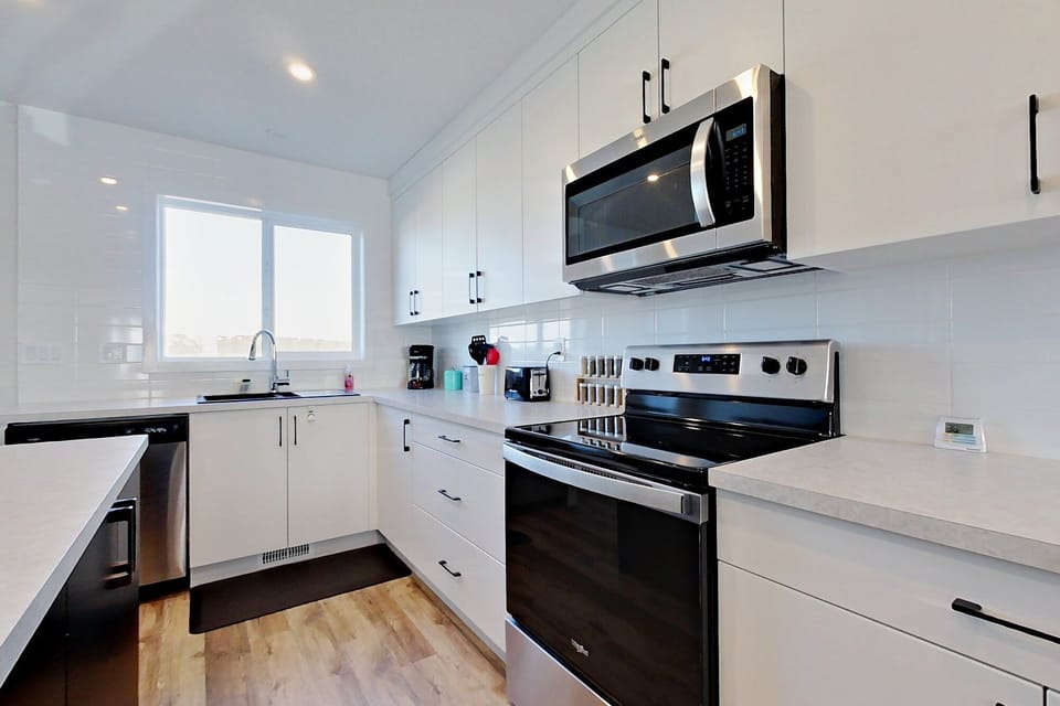 Electric stove and Microwave 