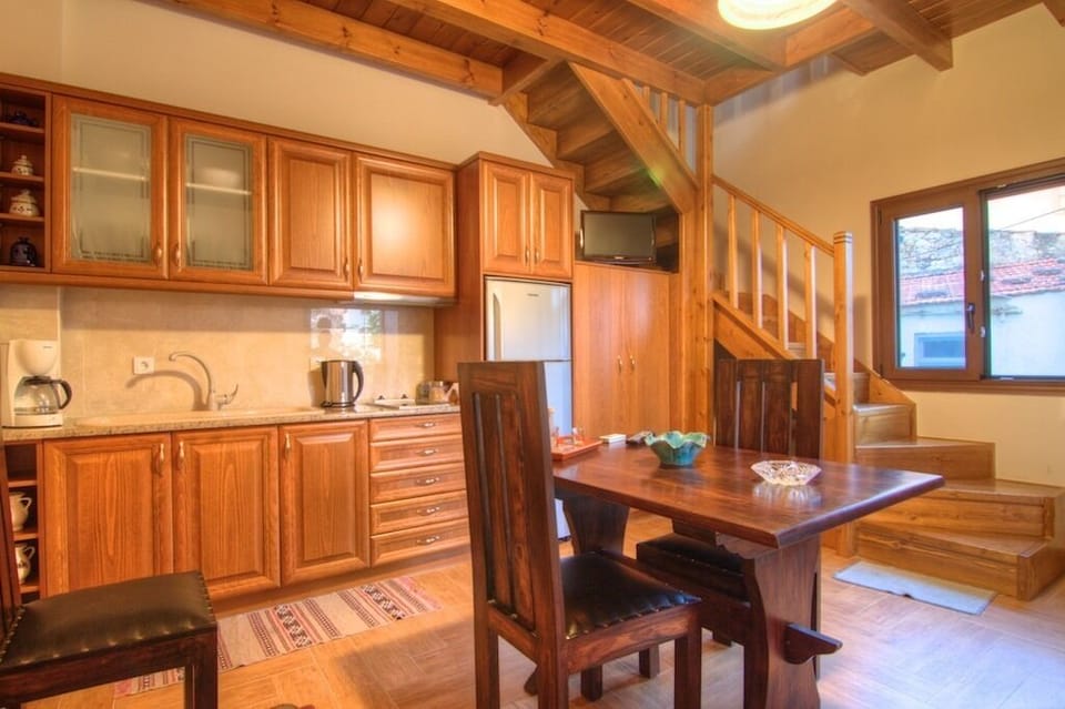Family Apartment, Sea View | Private kitchen | Fridge, stovetop, coffee/tea maker, electric kettle