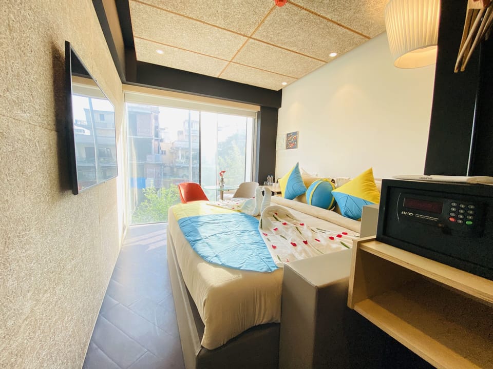 Superior Room | 1 bedroom, premium bedding, in-room safe, desk