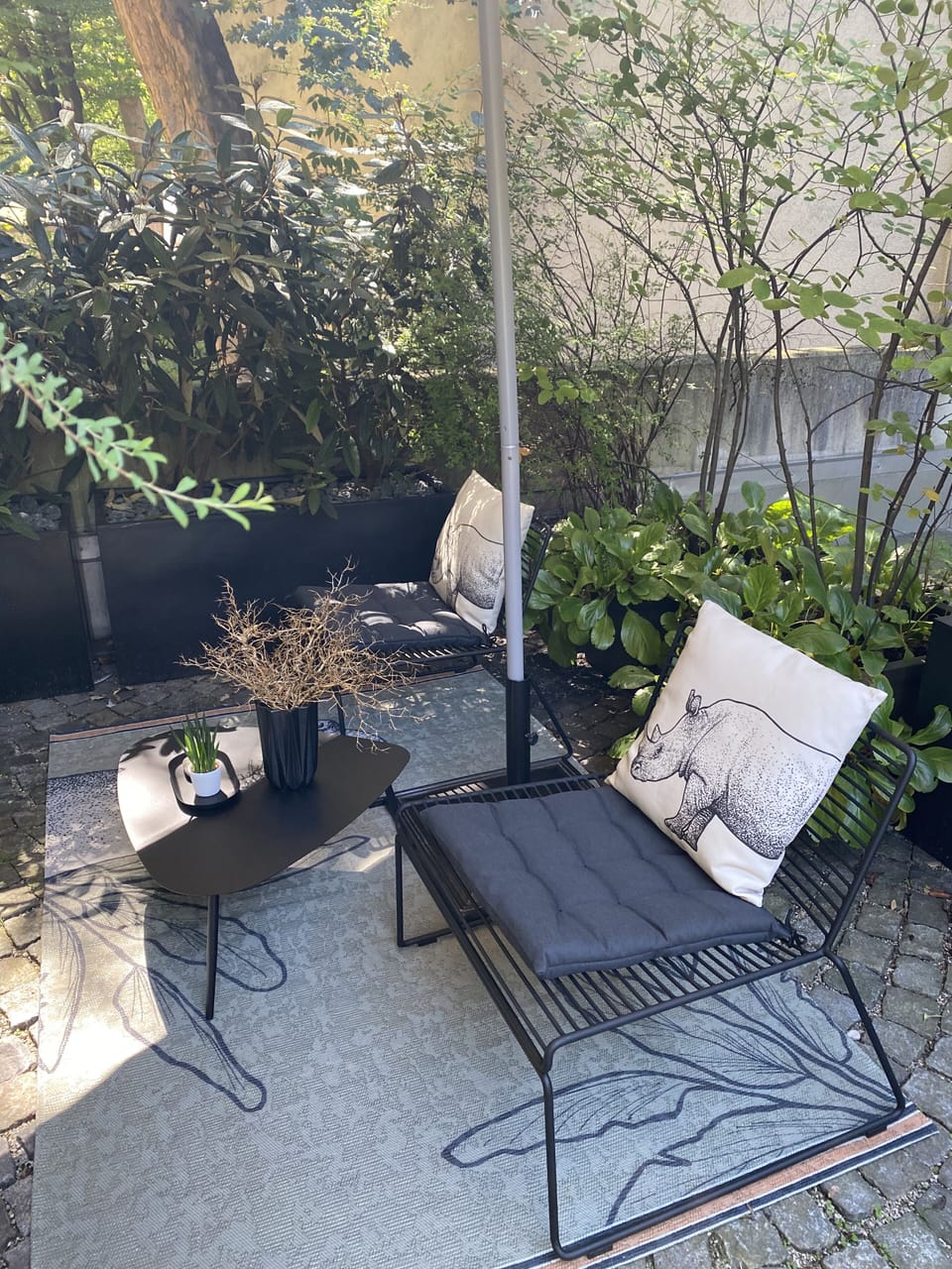 Quiet courtyard terrace