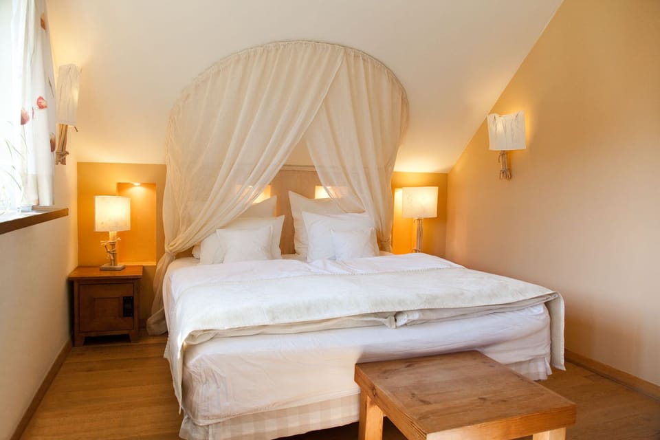 Deluxe Double or Twin Room | Premium bedding, in-room safe, blackout drapes, iron/ironing board