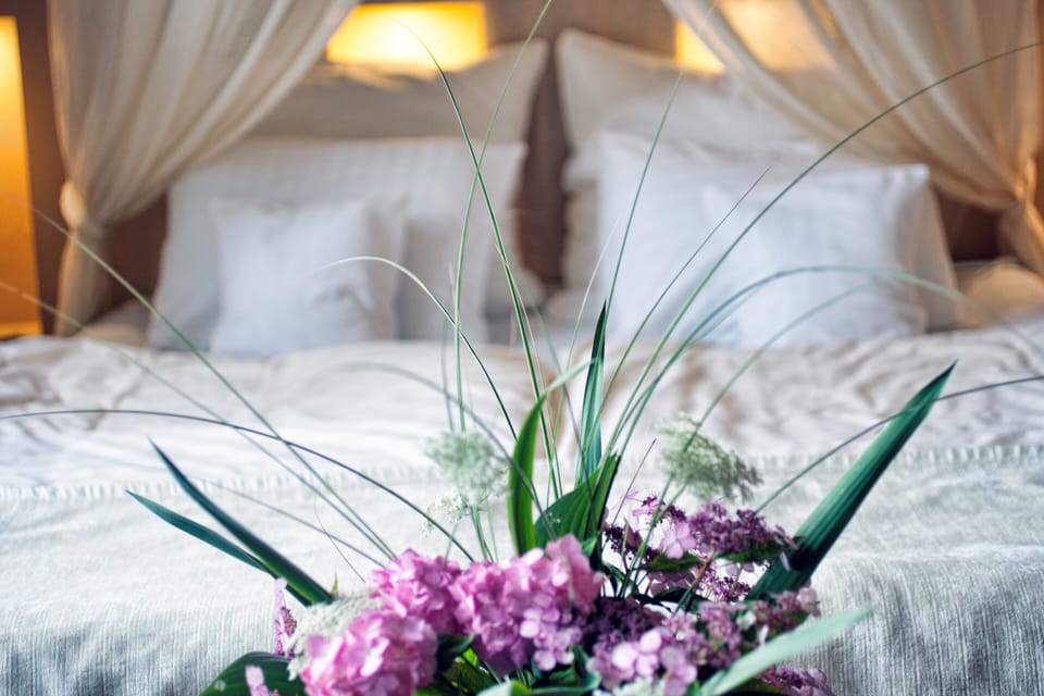 Comfort Apartment | Premium bedding, in-room safe, blackout drapes, iron/ironing board