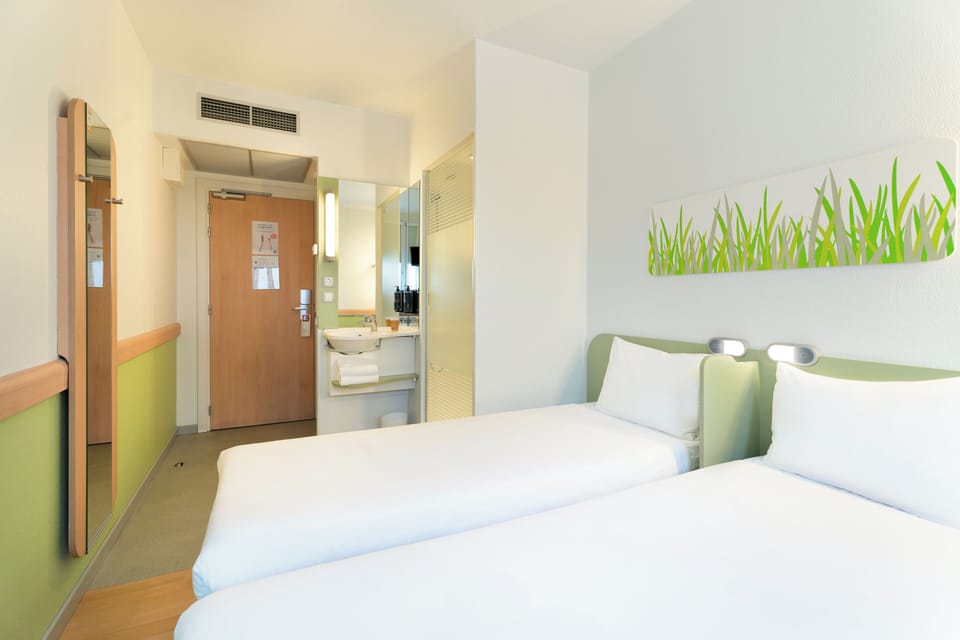 Twin Room, 2 Twin Beds | Soundproofing, free WiFi