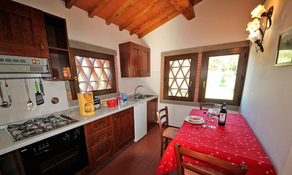 Traditional Apartment, 1 Bedroom | Private kitchen