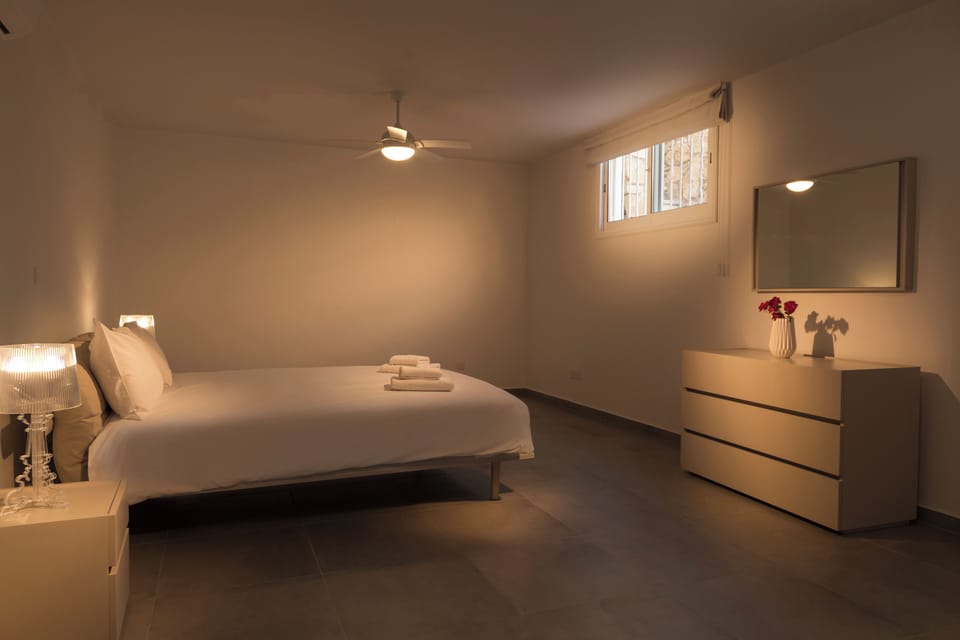 Superior Villa | In-room safe, iron/ironing board, WiFi (free), individually decorated