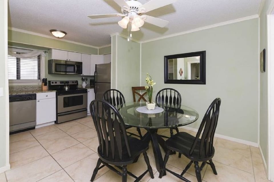 Dining area next to kitchen