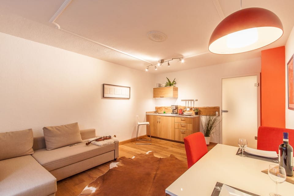 Apartment | Living area | 120-cm flat-screen TV with cable channels, plasma TV
