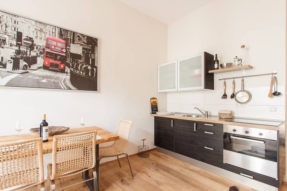 Apartment | Private kitchen | Full-size fridge, oven, stovetop, coffee/tea maker
