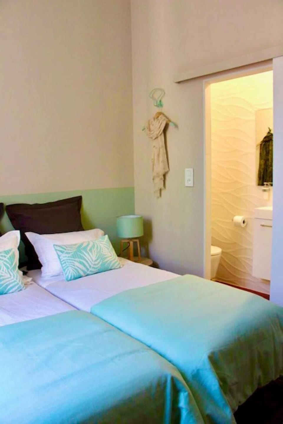 Soundproofing, free WiFi, bed sheets