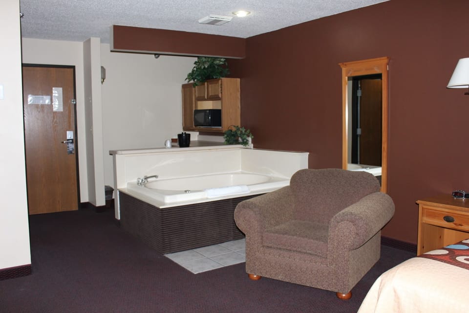 Studio Suite, 1 King Bed, Non Smoking (Not Pet Friendly) | Desk, laptop workspace, blackout drapes, WiFi (free)