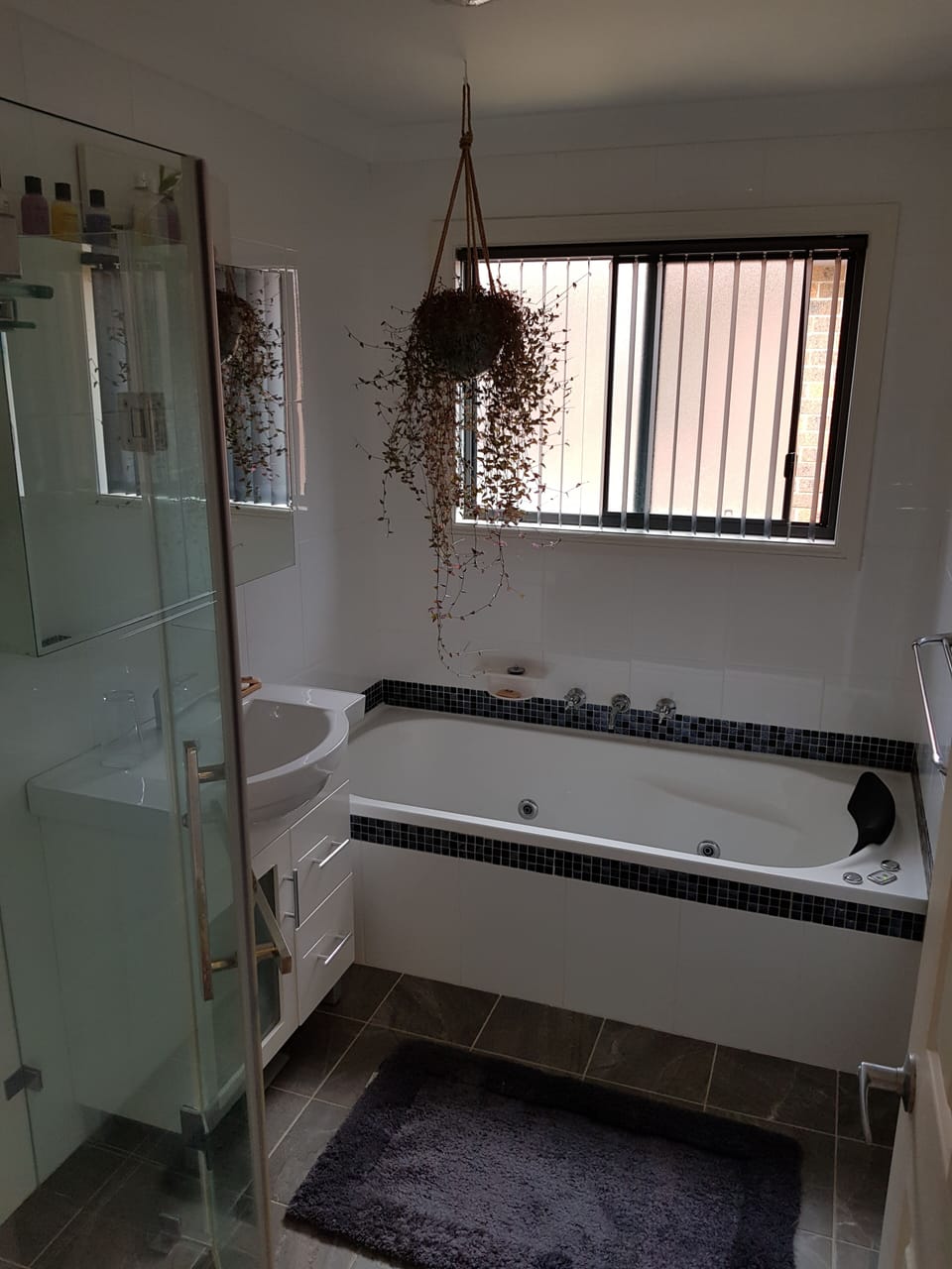 Extra long Spa Bath