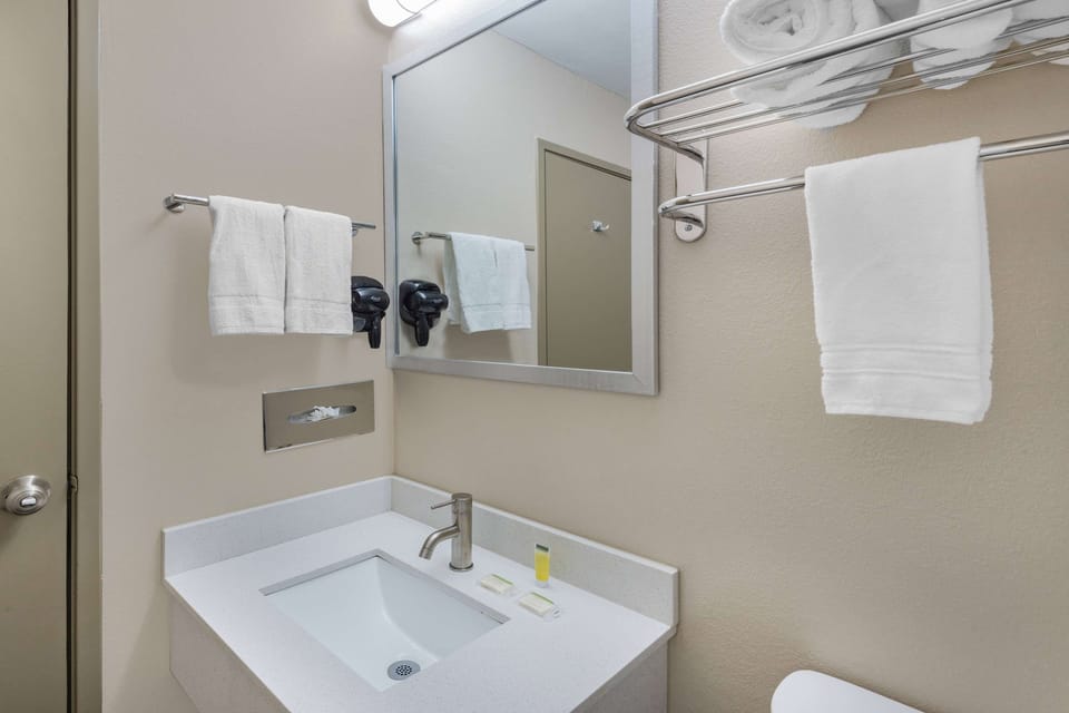 Super 8 by Wyndham Charlottesville Motel in Charlottesville