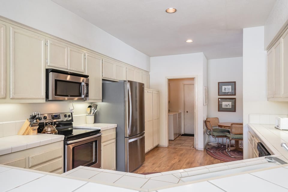 Condo, 3 Bedrooms (Snowcreek #510 Phase IV) | Private kitchen | Fridge, microwave, stovetop, dishwasher