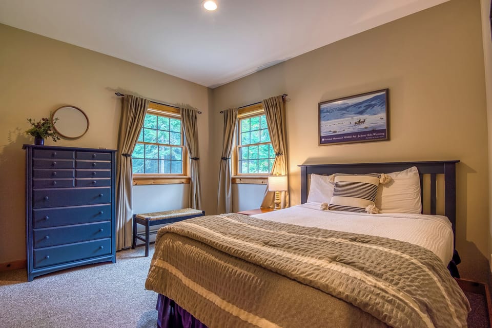 Main Floor Bedroom #1 - Queen
