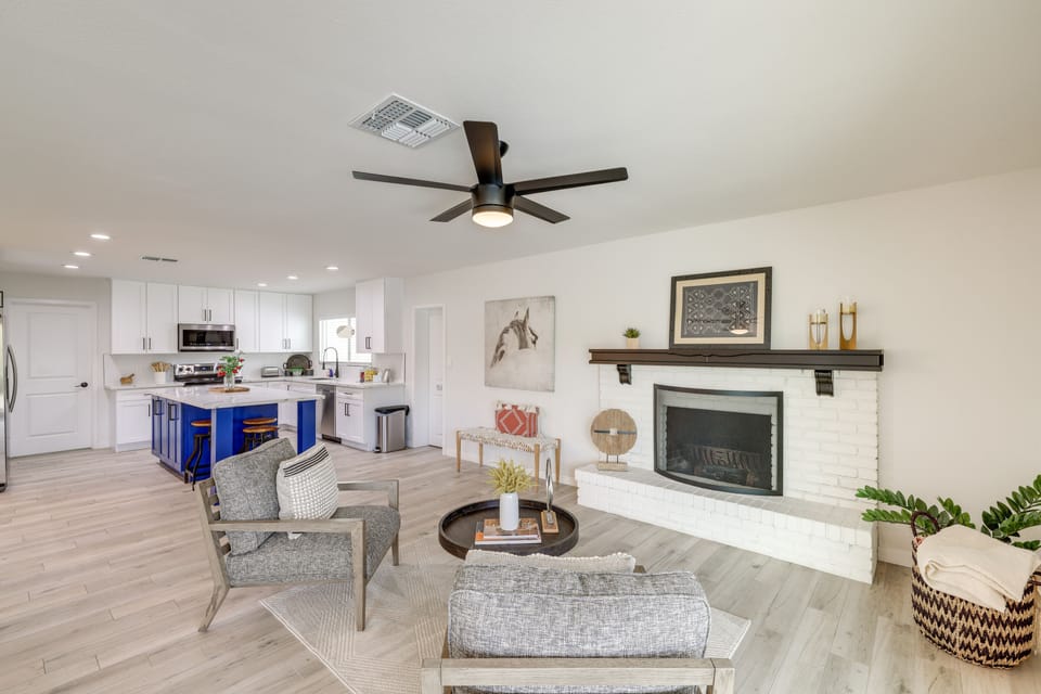 Sitting Area | Decorative Fireplace
