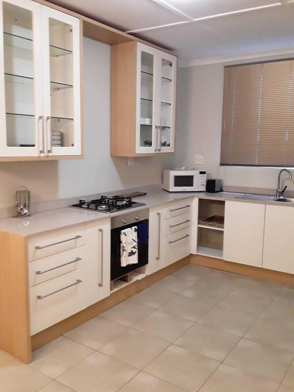Comfort Double Room | Private kitchen | Coffee/tea maker, microwave, oven, stovetop