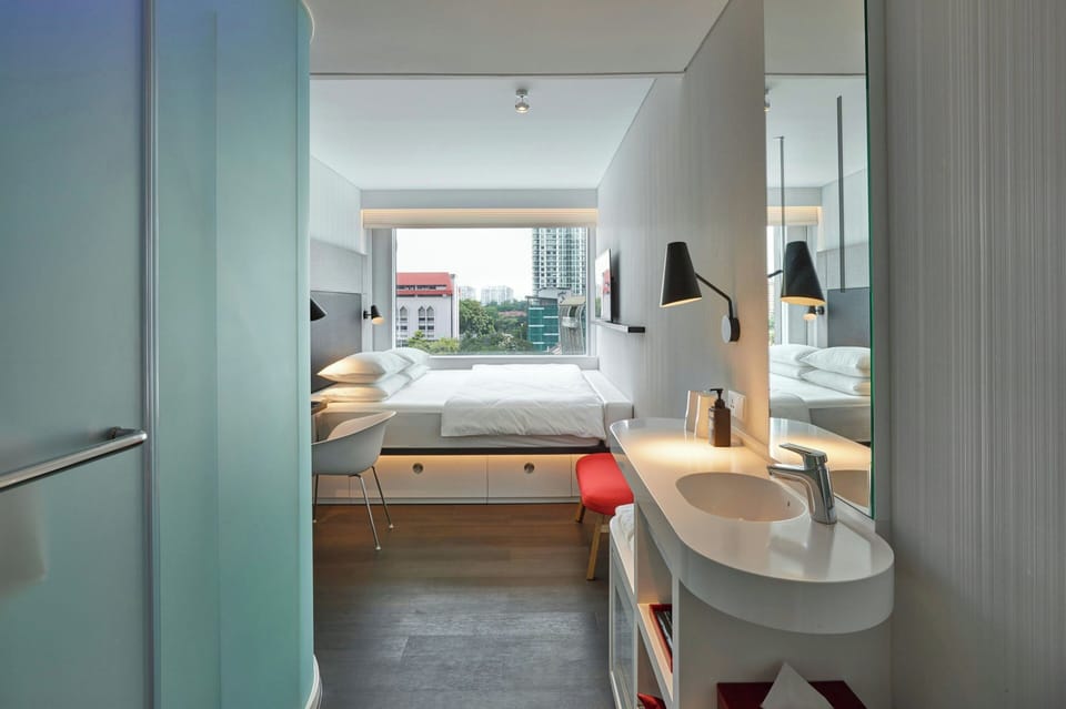 Premium bedding, in-room safe, desk, laptop workspace