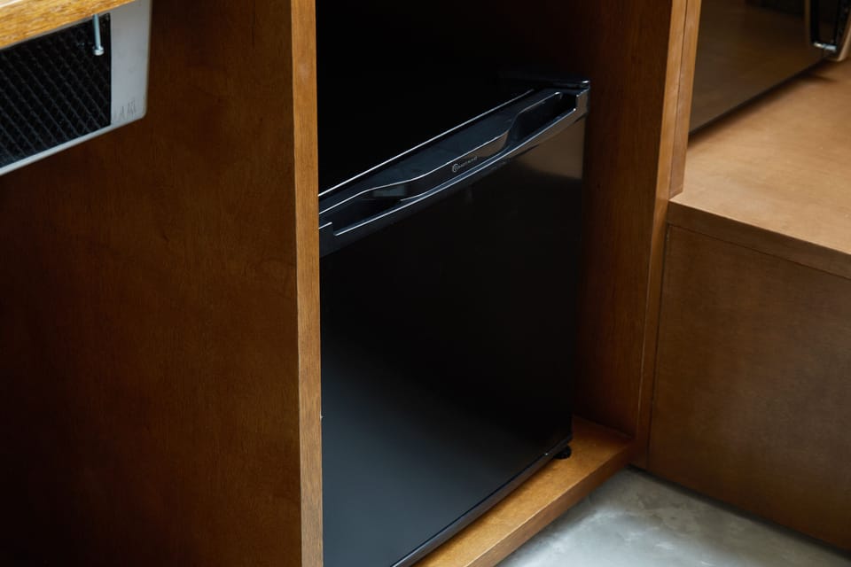 Deluxe Suite | Mini-refrigerator