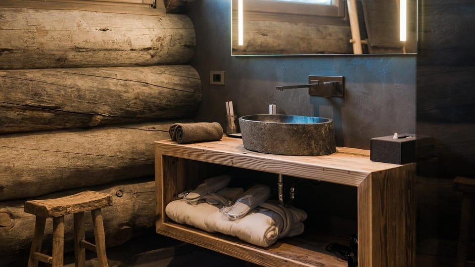 Superior Double or Twin Room | Bathroom sink