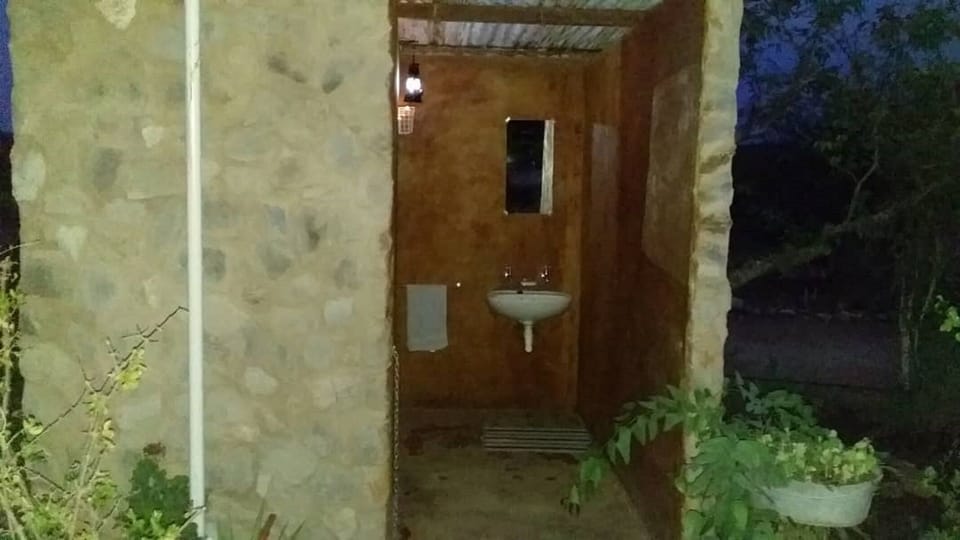 Traditional Double Room (Ongkwari) | Bathroom | Shower, towels, toilet paper