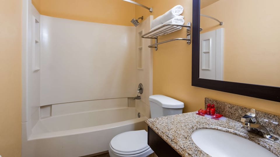 Combined shower/tub, hair dryer, bathrobes, towels