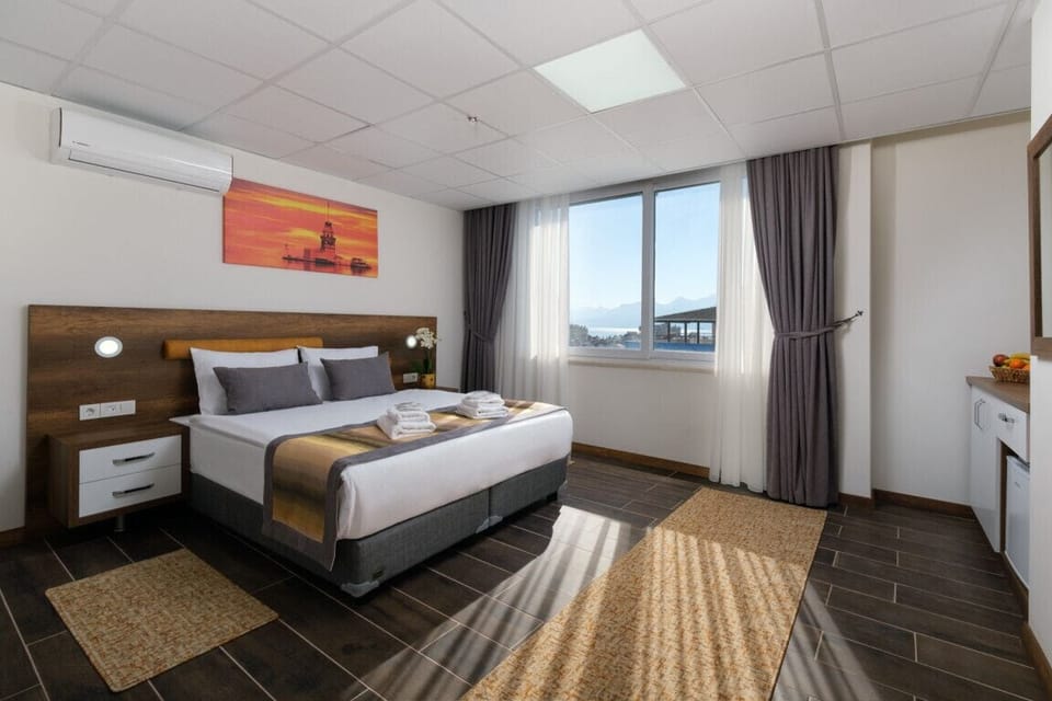Premium bedding, free minibar, soundproofing, free WiFi