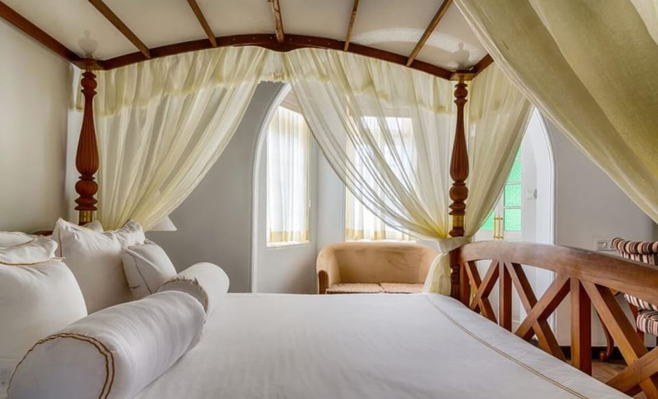 Premium Double Room | Minibar, in-room safe, individually furnished, desk