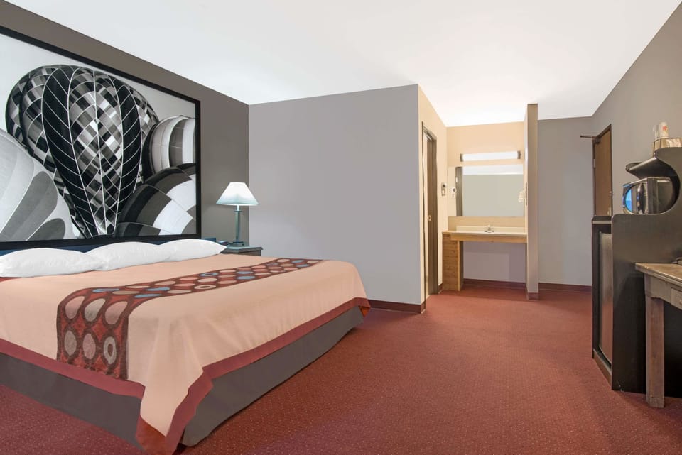 Desk, iron/ironing board (on request), WiFi (free), bed sheets