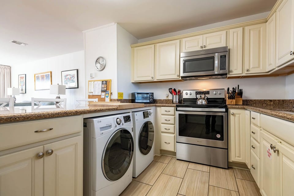 Kitchen (4), Laundry